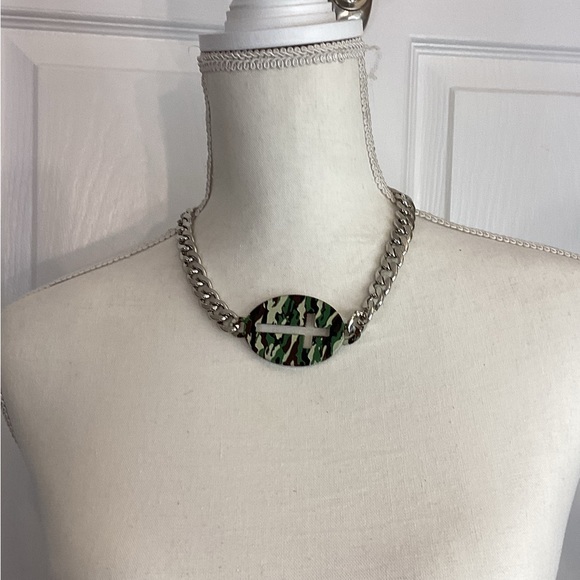 AMERISTASTATEMENT FASHION NECKLACE